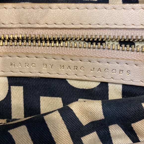 Cream Marc by Marc Jacobs crossbody Purse - Picture 9 of 16